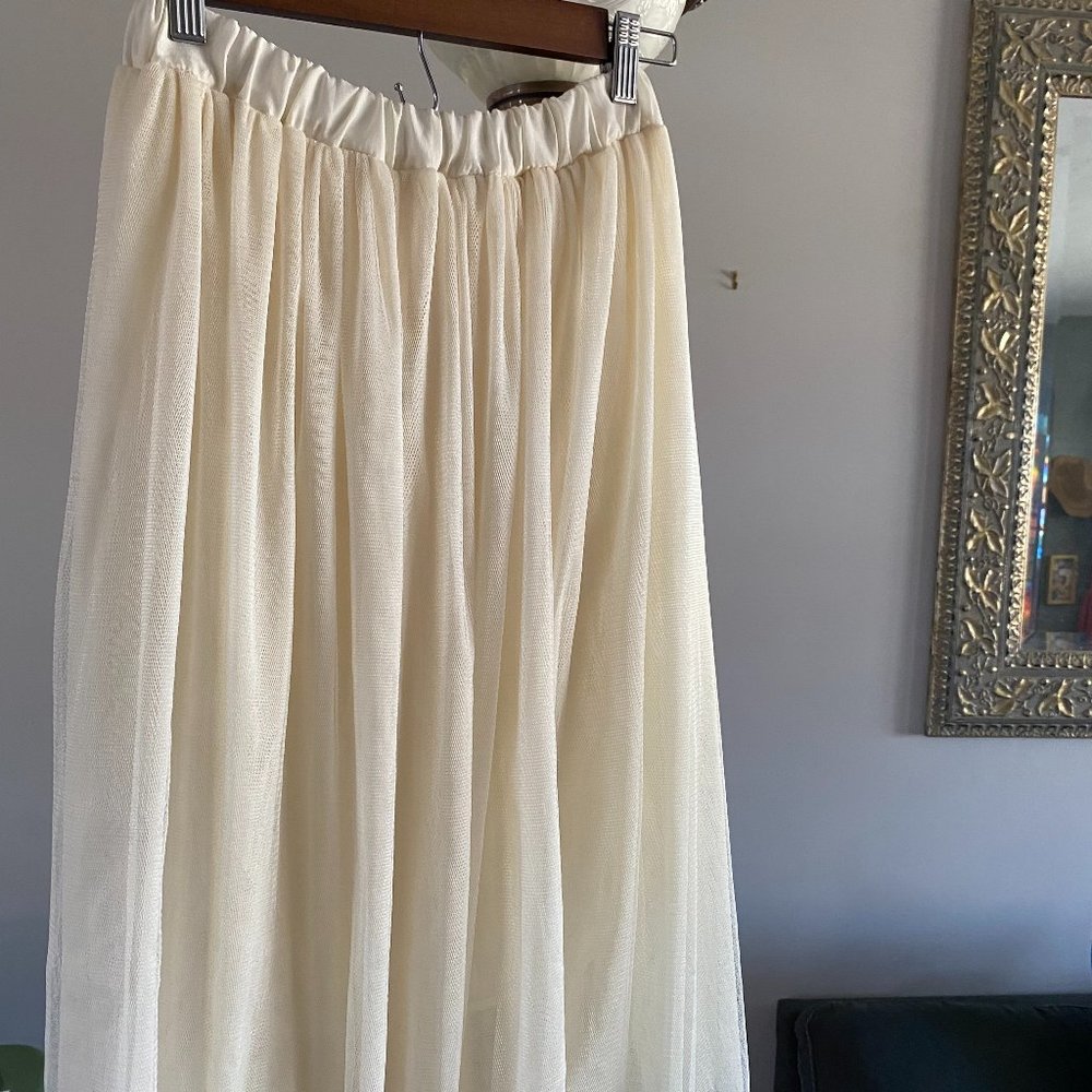 NO BRAND SMALL TULLE SKIRT - Picture 4 of 7